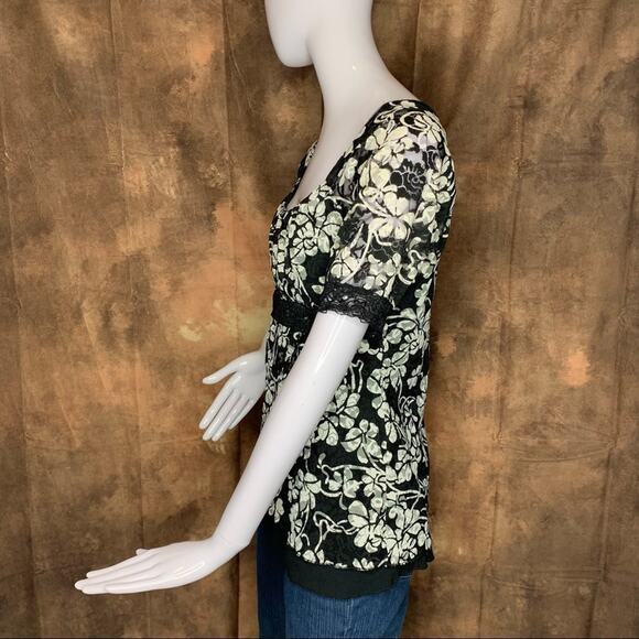 STUDIO 1940 FLORAL PRINT Women Top Short Sleeve Color black and white Si… - Picture 4 of 8